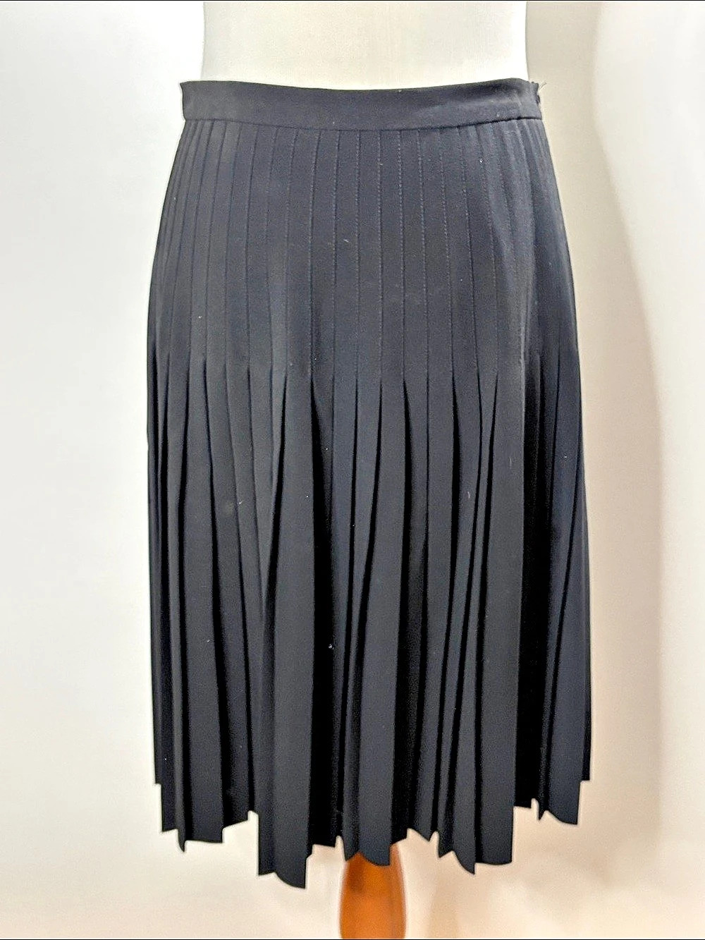 theory Pleated Midi Wool Skirt in Black Size 8